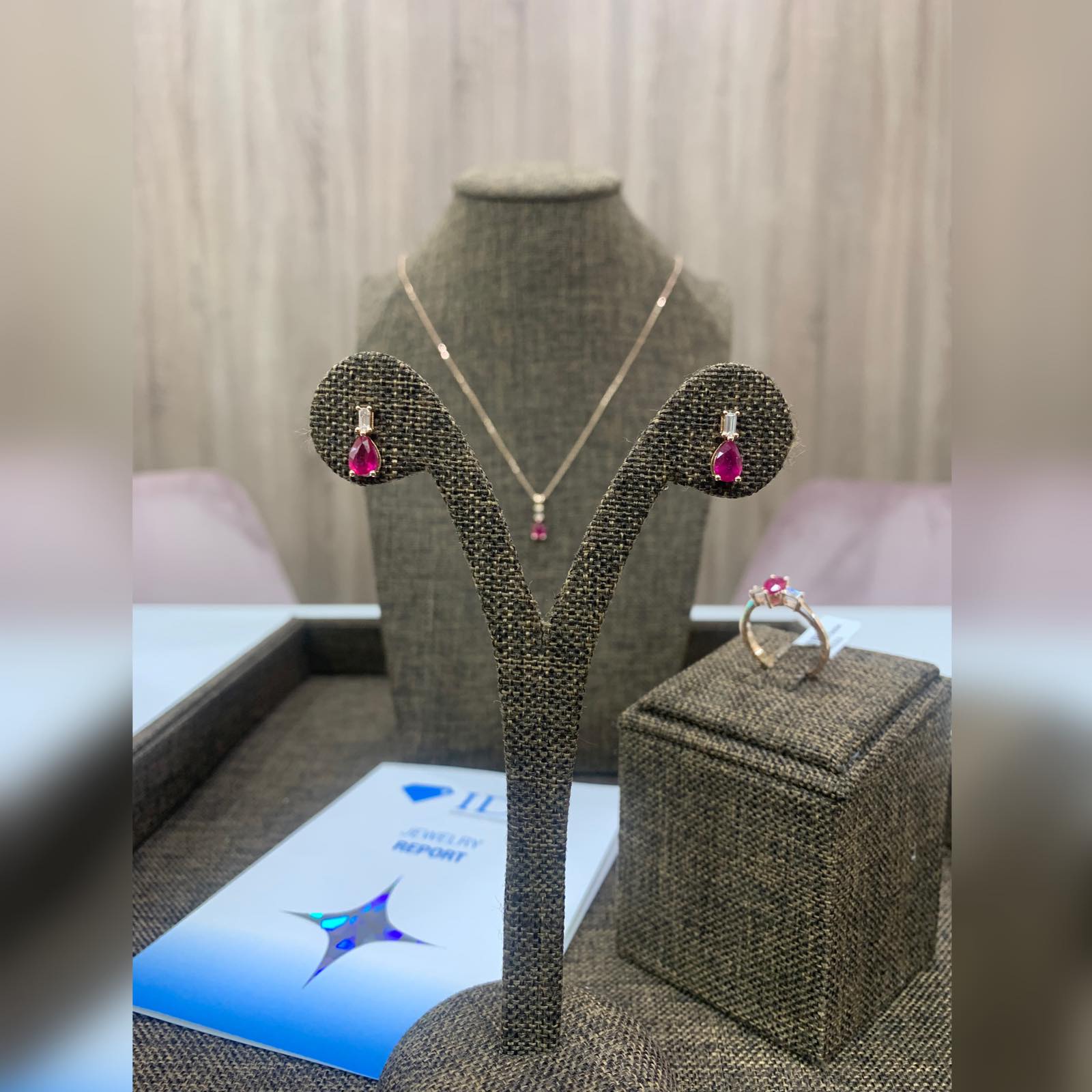 Обеци с диаманти и Рубини 1.23 карата